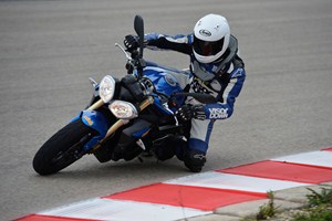 Pirelli Angel GT на Street Triple